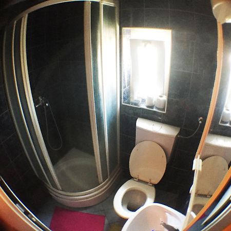Guest House Pikapolonca Maribor Rum bild