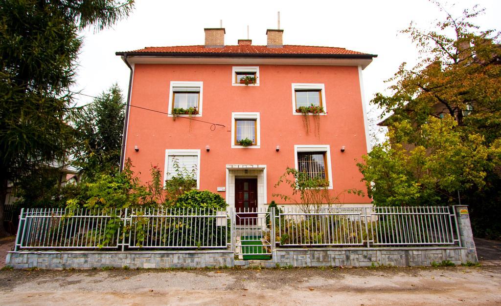 Guest House Pikapolonca Maribor Exteriör bild