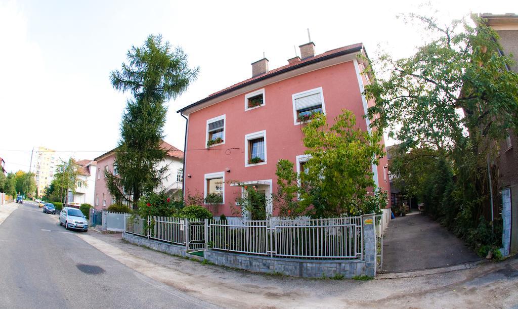 Guest House Pikapolonca Maribor Exteriör bild