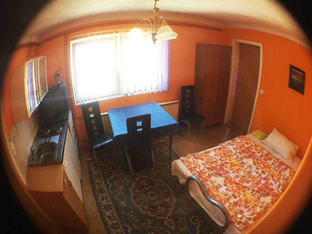 Guest House Pikapolonca Maribor Exteriör bild