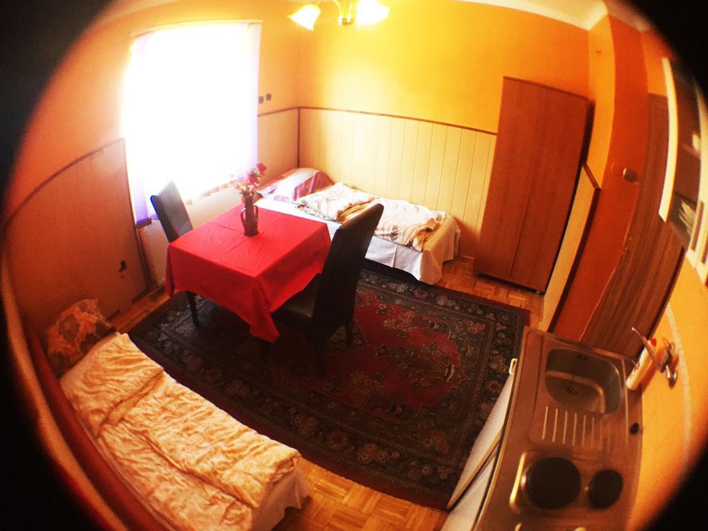 Guest House Pikapolonca Maribor Exteriör bild