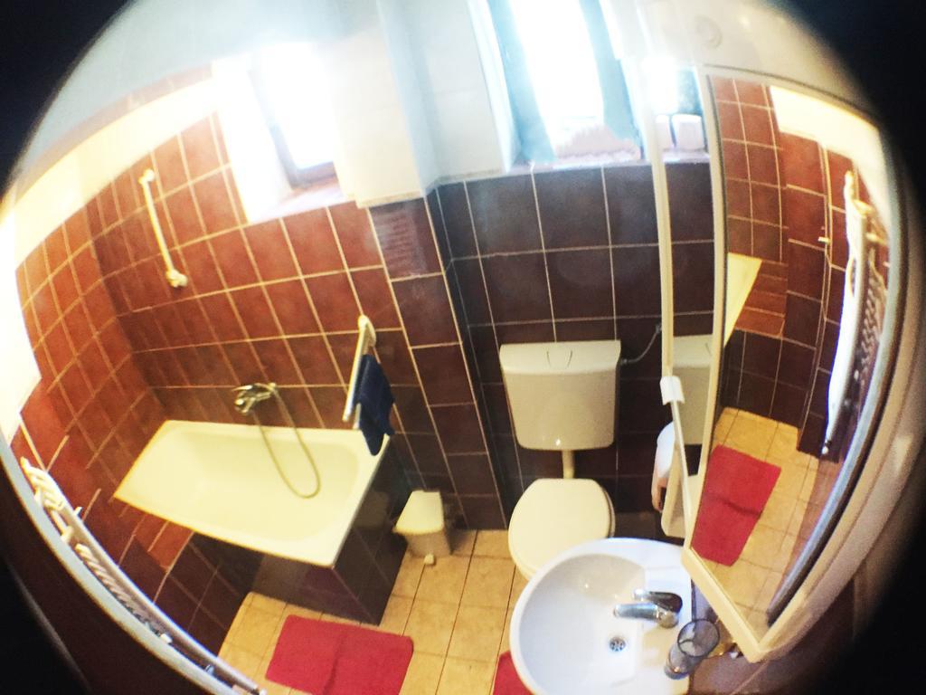 Guest House Pikapolonca Maribor Exteriör bild